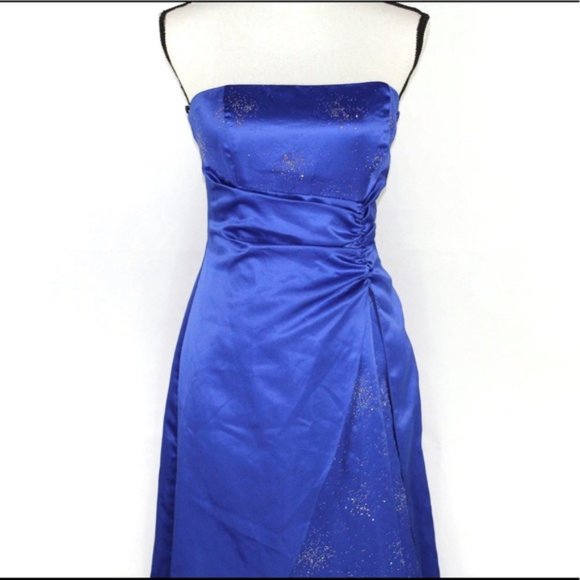 ZUM ZUM BY NIKI LIVAS CORSET GOWN. - Picture 8 of 9